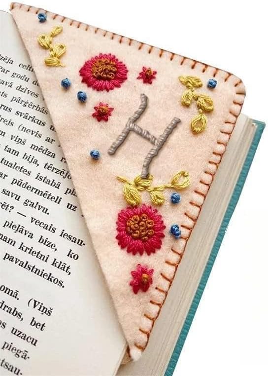 MOTEERLLU Personalized Hand Embroidered Corner Bookmark - Image 2