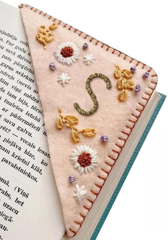 MOTEERLLU Personalized Hand Embroidered Corner Bookmark - Image 2