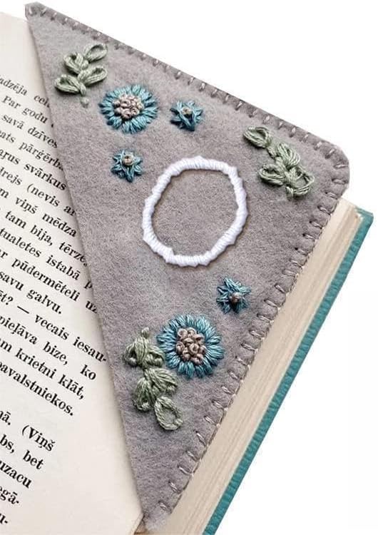 MOTEERLLU Personalized Hand Embroidered Corner Bookmark by MOTEERLLU