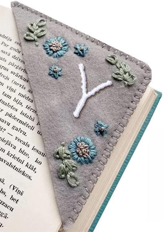 MOTEERLLU Personalized Hand Embroidered Corner Bookmark by MOTEERLLU