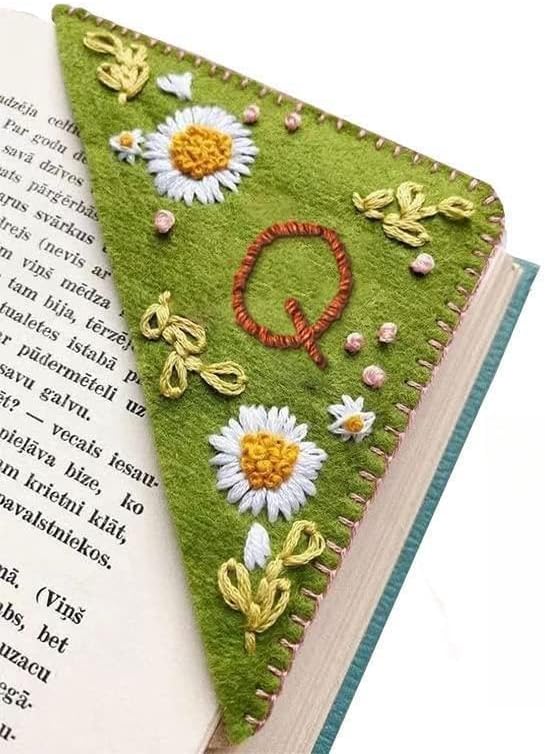 MOTEERLLU Personalized Hand Embroidered Corner Bookmark by MOTEERLLU