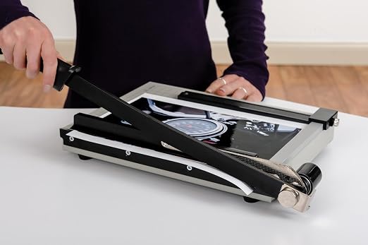 Dahle 12e Vantage Paper Trimmer, 15 Sheet, Automatic Clamp, Adjustable Guide - Image 5