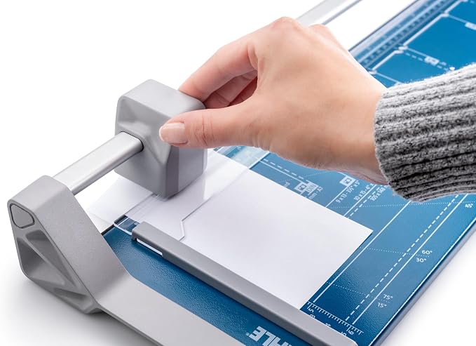 Dahle 507 Personal Rotary Trimmer, 7 Sheet Capacity, Self-Sharpening, Automatic - Image 2