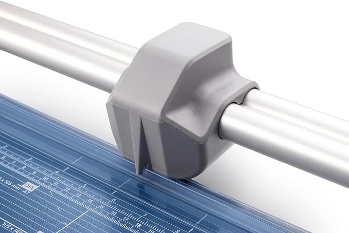 Dahle 558 Professional Rotary Trimmer, 12 Sheet Capacity, Self-Sharpening - Image 4