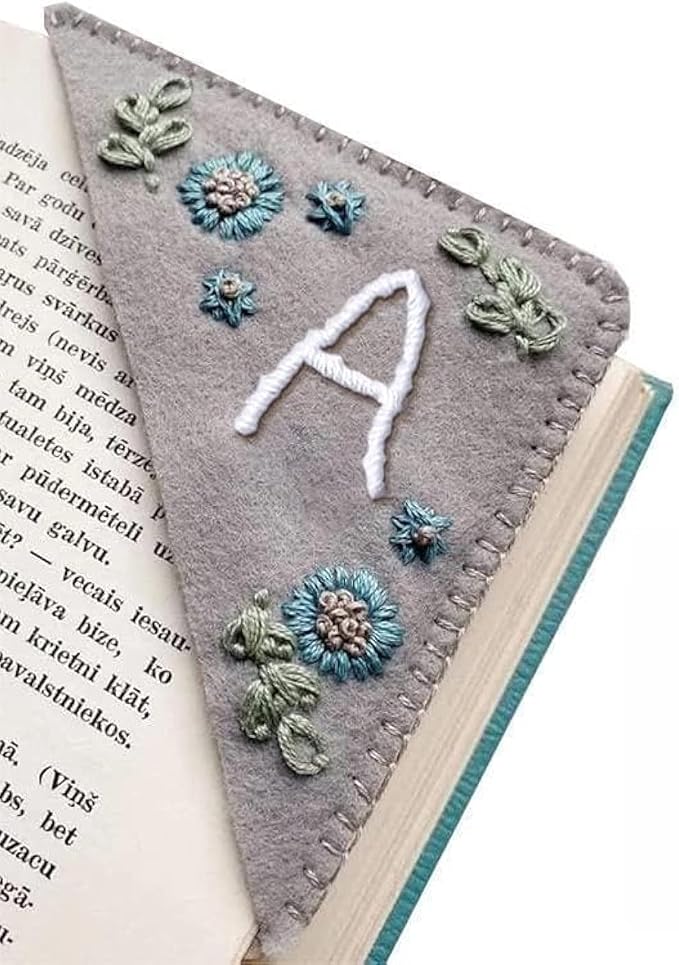 MOTEERLLU Personalized Hand Embroidered Corner Bookmark by MOTEERLLU