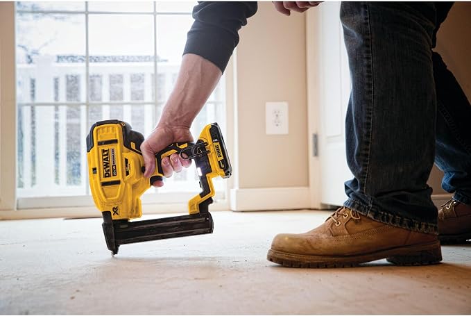 DEWALT 20V MAX* Narrow Crown Stapler Kit - Image 8