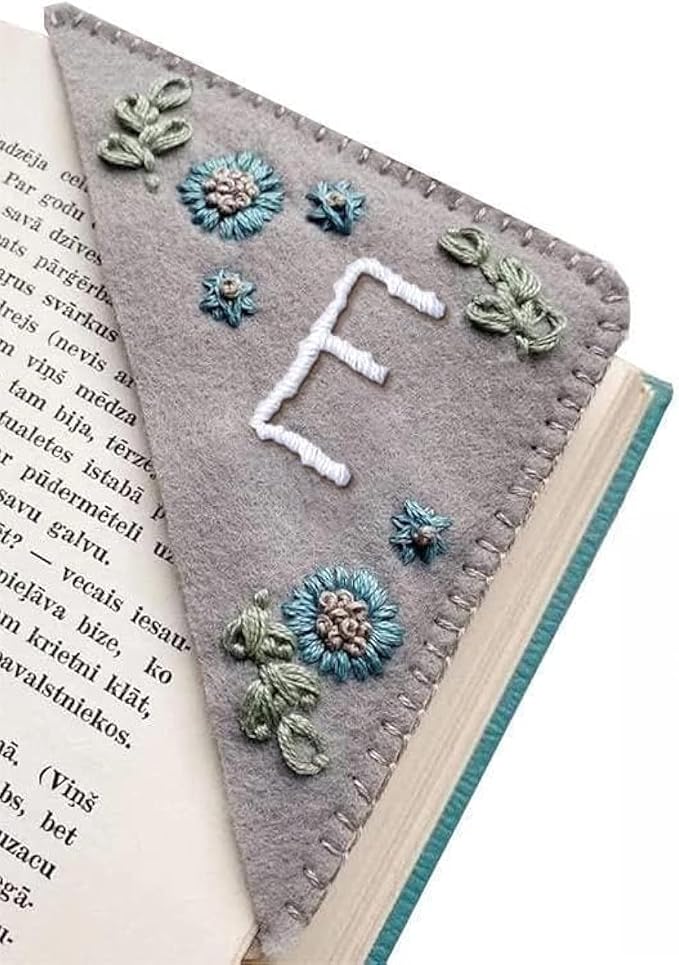 MOTEERLLU Personalized Hand Embroidered Corner Bookmark by MOTEERLLU