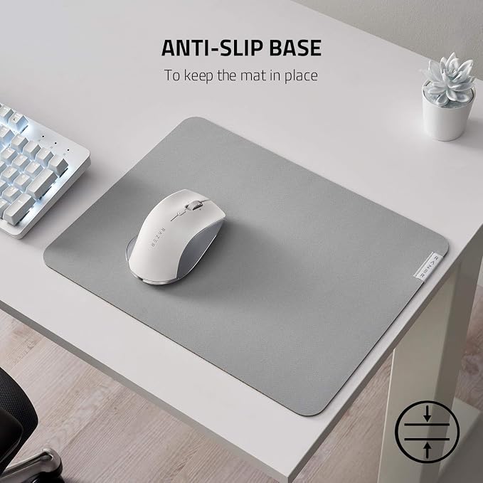 Razer Pro Glide Soft Mouse Mat: Thick, High-Density Rubber Foam - Image 4