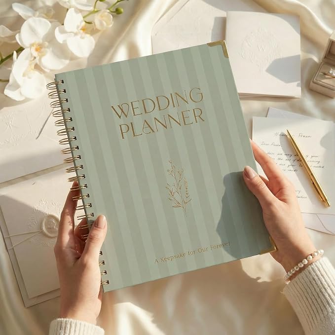 Beautiful Wedding Planner Book and Organizer - Image 2