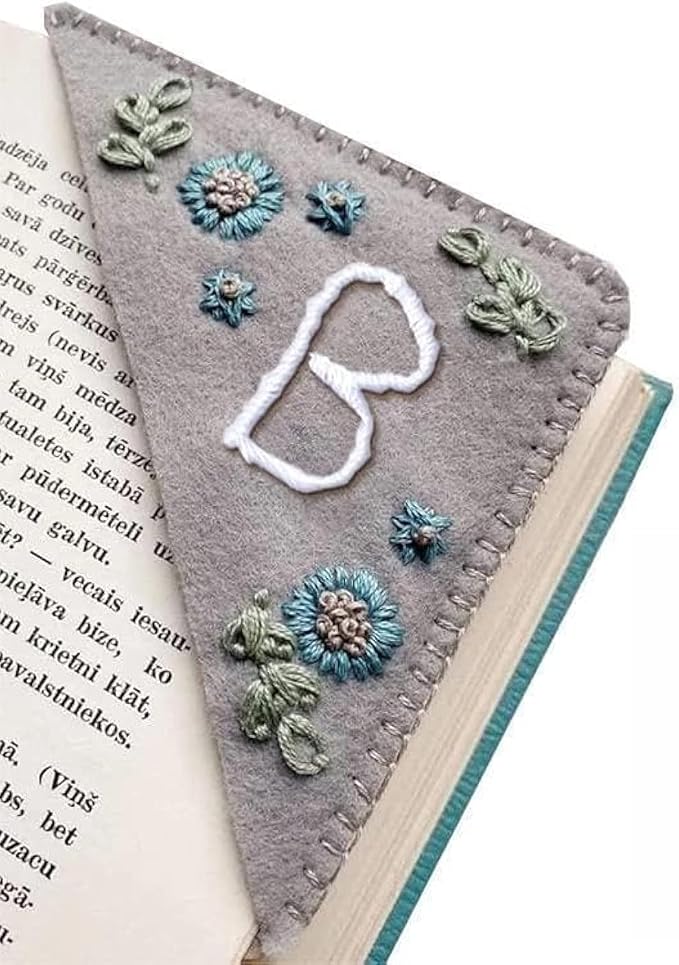 MOTEERLLU Personalized Hand Embroidered Corner Bookmark by MOTEERLLU