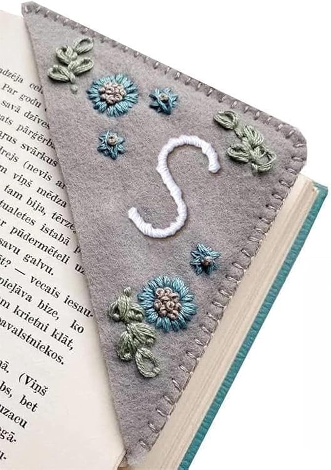MOTEERLLU Personalized Hand Embroidered Corner Bookmark by MOTEERLLU