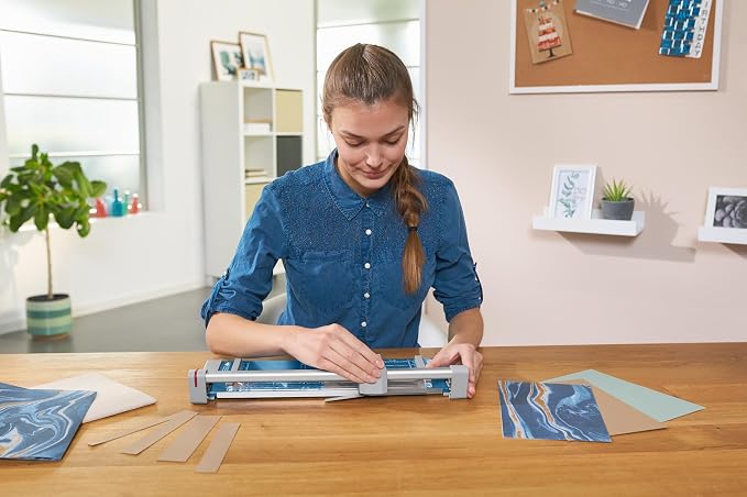 Dahle 507 Personal Rotary Trimmer, 7 Sheet Capacity, Self-Sharpening, Automatic - Image 8