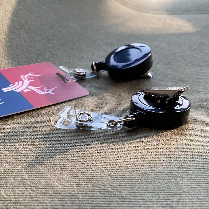 QREEL Retractable Badge Holder - Image 2
