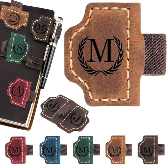 Personalized Magnetic Leather Bookmark with Pen Holder - 26 Letters Custom Book Mark with Name Initial Engraved Book Marker for Readers, Book Lovers, Travelers - Gift for Women & Men(Light Brown，M