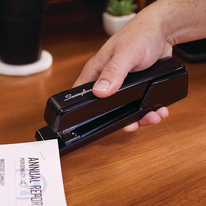 Swingline Stapler, 30 Sheet Capacity, 747 Classic Stapler, Jam Free - Image 6