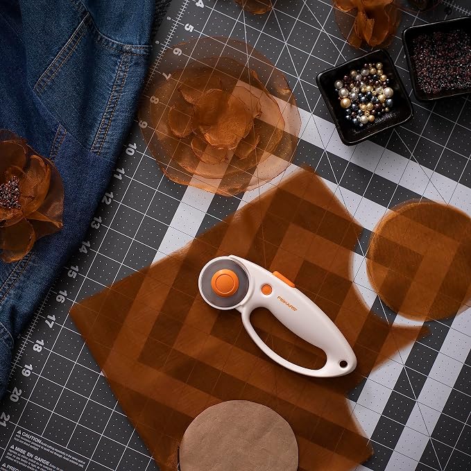 Fiskars 45mm Rotary Cutter for Fabric - Image 6